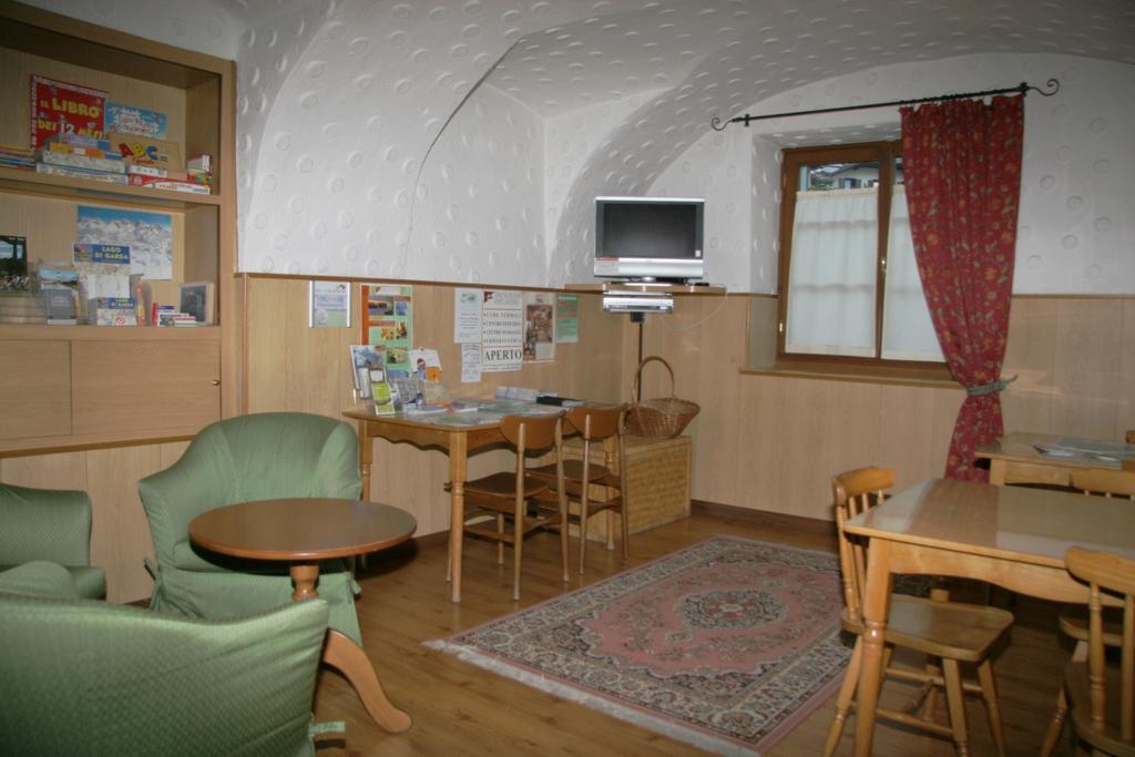 Albergo Garni Cavento Пинцоло Экстерьер фото